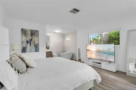 11433 NE 6th Avenue Biscayne Park FL 33161