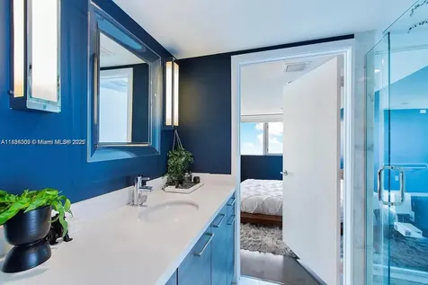 421 Meridian Avenue Miami Beach FL 33139