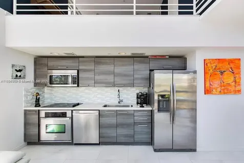 421 Meridian Avenue Miami Beach FL 33139