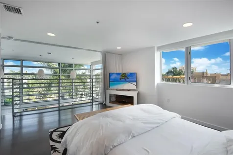 421 Meridian Avenue Miami Beach FL 33139
