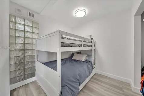 5005 Collins Avenue Miami Beach FL 33140