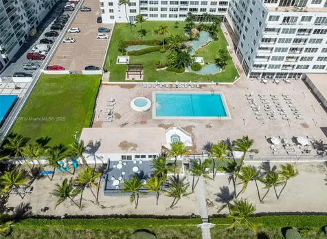 5005 Collins Avenue Miami Beach FL 33140