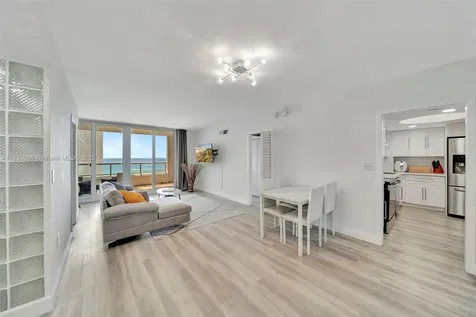 5005 Collins Avenue Miami Beach FL 33140