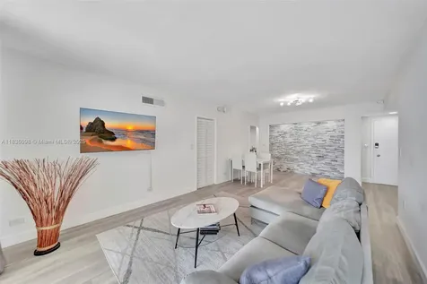 5005 Collins Avenue Miami Beach FL 33140