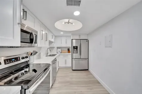 5005 Collins Avenue Miami Beach FL 33140