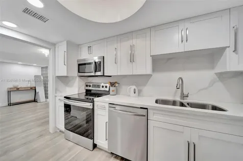 5005 Collins Avenue Miami Beach FL 33140