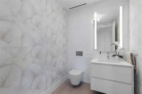 300 Biscayne Boulevard Way Miami FL 33131