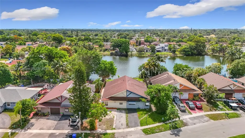 1309 SW 75th Avenue North Lauderdale FL 33068
