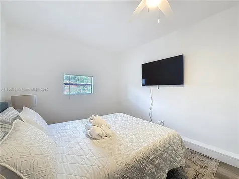1309 SW 75th Avenue North Lauderdale FL 33068