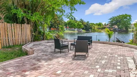1309 SW 75th Avenue North Lauderdale FL 33068