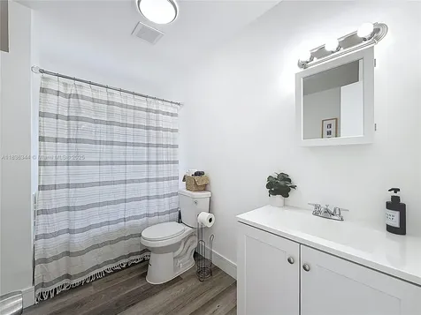 1309 SW 75th Avenue North Lauderdale FL 33068