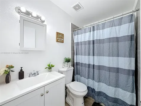1309 SW 75th Avenue North Lauderdale FL 33068
