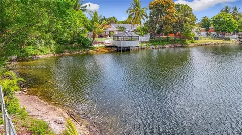 1309 SW 75th Avenue North Lauderdale FL 33068
