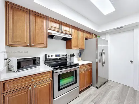 1309 SW 75th Avenue North Lauderdale FL 33068