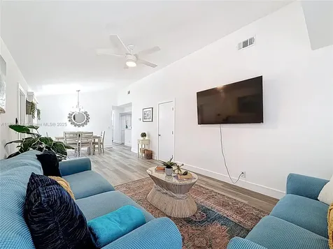 1309 SW 75th Avenue North Lauderdale FL 33068