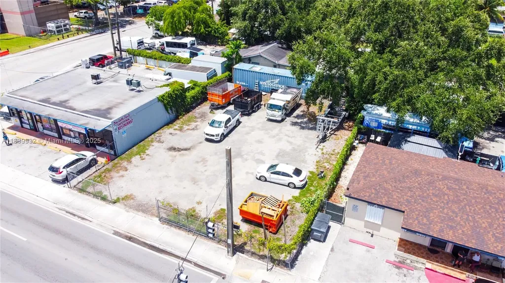 3450 NW 32nd Avenue Miami FL 33142