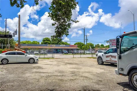 3450 NW 32nd Avenue Miami FL 33142