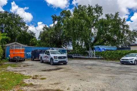 3450 NW 32nd Avenue Miami FL 33142