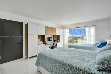 11111 Biscayne Boulevard Miami FL 33181