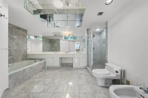 3598 Yacht Club Drive Aventura FL 33180