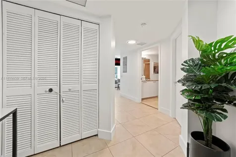 41 SE 5th Street Miami FL 33131