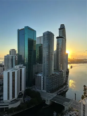 41 SE 5th Street Miami FL 33131