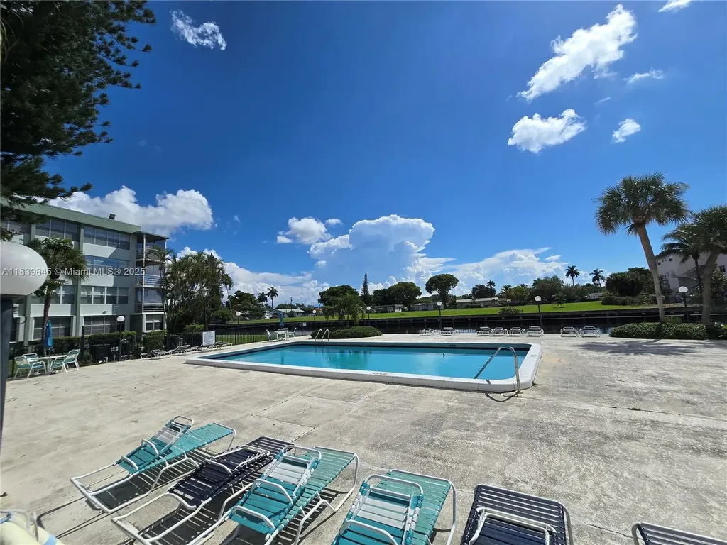 2731 Taft Street Hollywood FL 33020