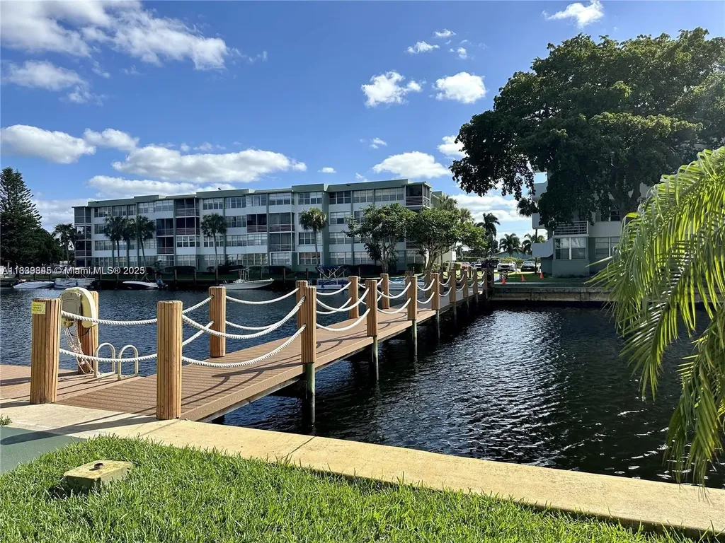 2731 Taft Street Hollywood FL 33020