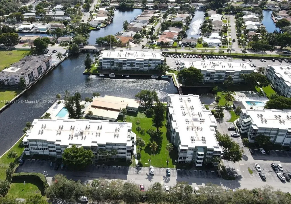 2731 Taft Street Hollywood FL 33020