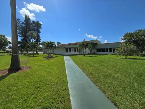 2731 Taft Street Hollywood FL 33020