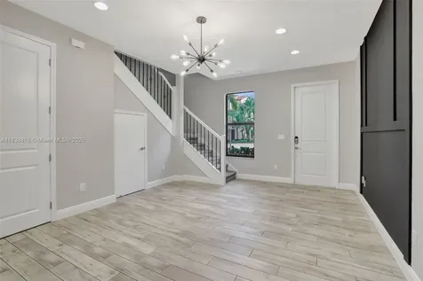 20946 NW 1st Street Pembroke Pines FL 33029