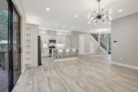 20946 NW 1st Street Pembroke Pines FL 33029