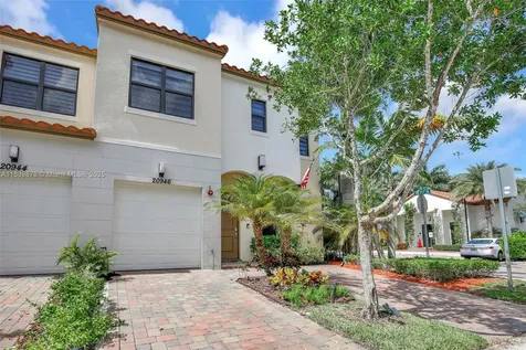 20946 NW 1st Street Pembroke Pines FL 33029