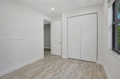 20946 NW 1st Street Pembroke Pines FL 33029
