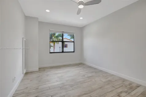 20946 NW 1st Street Pembroke Pines FL 33029