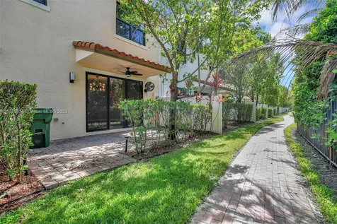 20946 NW 1st Street Pembroke Pines FL 33029