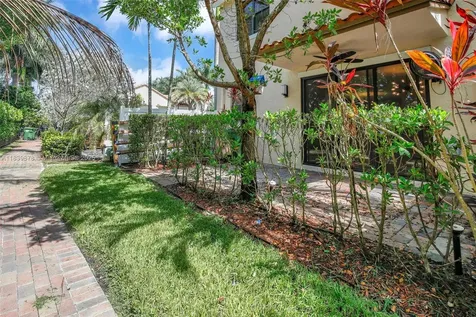 20946 NW 1st Street Pembroke Pines FL 33029