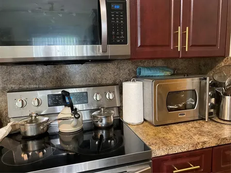 6006 Plum Place Tamarac FL 33321