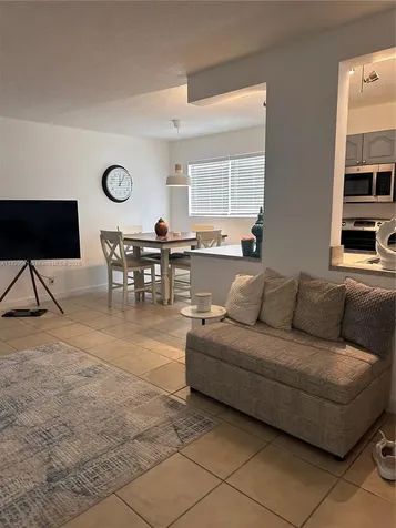 1100 NE 1st Court Hallandale Beach FL 33009