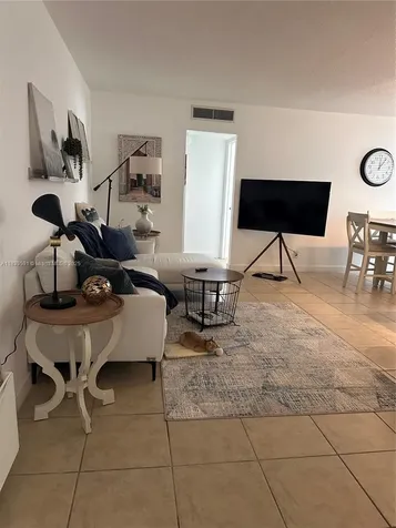1100 NE 1st Court Hallandale Beach FL 33009