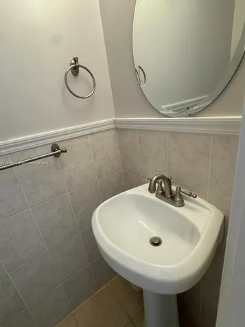 1180 W 42nd Place Hialeah FL 33012