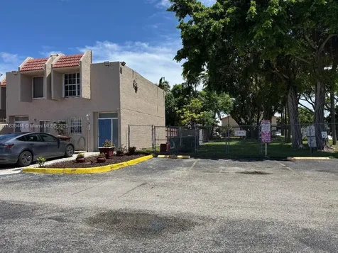 1180 W 42nd Place Hialeah FL 33012