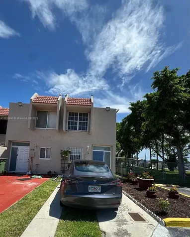 1180 W 42nd Place Hialeah FL 33012
