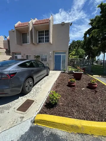 1180 W 42nd Place Hialeah FL 33012