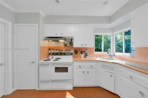 2665 SW 17th Avenue Miami FL 33133