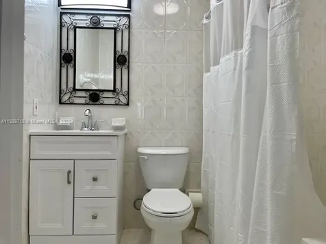 330 W 40th Place Hialeah FL 33012