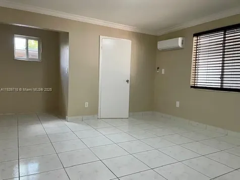 330 W 40th Place Hialeah FL 33012