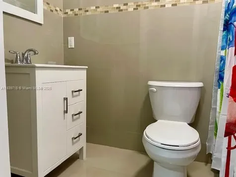 330 W 40th Place Hialeah FL 33012
