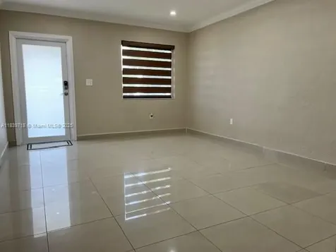330 W 40th Place Hialeah FL 33012