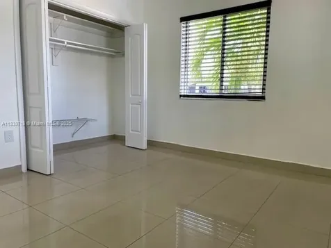 330 W 40th Place Hialeah FL 33012